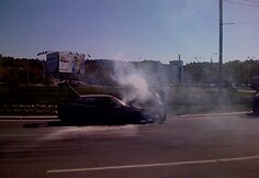 Šeštadienį „15min“ skaitytojas Tomas pranešė apie Minsko žiede, Vilniuje, degantį automobilį.