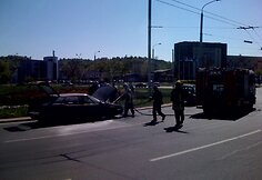 Šeštadienį „15min“ skaitytojas Tomas pranešė apie Minsko žiede, Vilniuje, degantį automobilį.