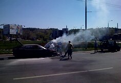 Šeštadienį „15min“ skaitytojas Tomas pranešė apie Minsko žiede, Vilniuje, degantį automobilį.