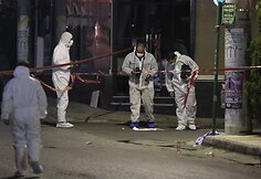 Prie neonacių partijos „Auksinė aušra“ būstinės aidėjo šūviai.