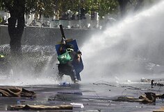 Bankoką krečia nauji protestuotojų ir policijos susirėmimai.