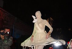 Prieš 10 metų tikrą revoliuciją meno ir madų pasaulyje sukėlęs festivalis šį šeštadienį įvyko sostinėje, viename iš Užupio kiemelių.