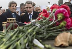 J.Kerry vizitas Kijeve