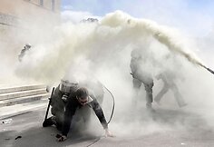 Demonstracija Graikijos sostinėje, Atėnuose, virto riaušėmis.