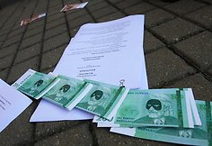 Prie Prezidentūros &ndash; protesto akcija dėl padėties Ukmergės &scaron;ilumos ūkyje.