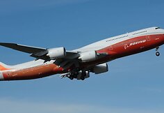 Ilgiausias keleivinis lėktuvas &bdquo;Boeing 747-8 Intercontinental&ldquo;  atliko pirmąjį skrydį.