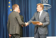 I vietą laimėjęs Marius Šačikauskas ir A.Ažubalis