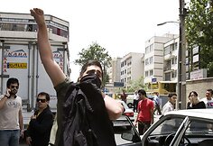 Protestai Irane nerimsta