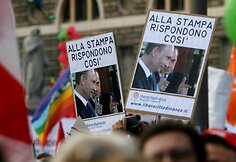 Italai mano, kad S.Berlusconi kontroliuoja pernelyg daug žiniasklaidos priemonių.