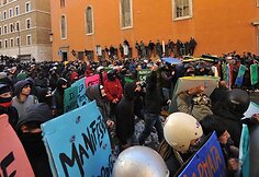 Italijos sostinės centre kilo neramumai.