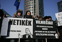 Mitingas dėl &bdquo;vilniečius skurdinančių &scaron;ilumos kainų&ldquo;