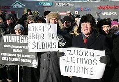 Mitingas dėl &bdquo;vilniečius skurdinančių &scaron;ilumos kainų&ldquo;
