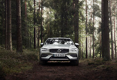 Naujasis „Volvo V60 Cross Country“