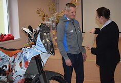 Balys Bardauskas motociklo palydėtuves surengė Šilalės rajone, Laukuvos gimnazijoje