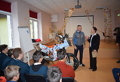 Balys Bardauskas motociklo palydėtuves surengė Šilalės rajone, Laukuvos gimnazijoje