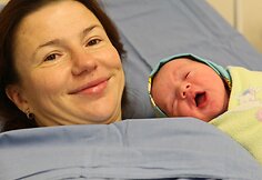 Septyniamilijardasis pasaulio žmogus, jo mama Jelena Nikolajeva
