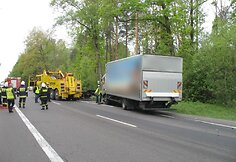 Avarija Lenkijoje: &bdquo;Volvo V70&ldquo; su dviem lietuviais palindo po sunkvežimiu