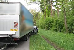 Avarija Lenkijoje: &bdquo;Volvo V70&ldquo; su dviem lietuviais palindo po sunkvežimiu