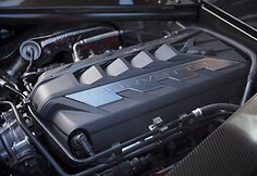 &bdquo;Chevrolet Corvette&ldquo;. 6,2 litrų V8 su sausu karteriu. &Scaron;is variklis i&scaron;vysto 495 ag ir 637 Nm