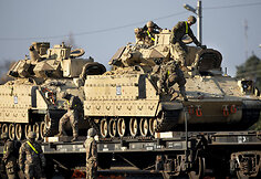 Bradley &scaron;arvuota kovos ma&scaron;ina &bdquo;Bradley Fighting Vehicle&ldquo; 