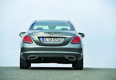 BMW 330i prie&scaron; &bdquo;Mercedes C 300&ldquo;