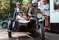 Ladies Go kartingų ir simuliatorių lenktynės