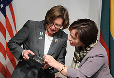 JAV ambasadorė Anne Elizabeth Derse atsisveikino su Lietuvos Krašto apsaugos ministre Rasa Juknevičiene