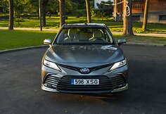 Atnaujinta &bdquo;Toyota Camry Hybrid&ldquo;