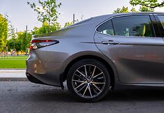 Atnaujinta &bdquo;Toyota Camry Hybrid&ldquo;