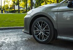 Atnaujinta &bdquo;Toyota Camry Hybrid&ldquo;