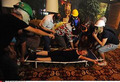 Turkijos policija &scaron;e&scaron;tadienį su a&scaron;arinėmis dujomis ir vandens patrankomis &scaron;turmavo Stambulo Gezi parką.