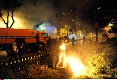 Turkijos policija &scaron;e&scaron;tadienį su a&scaron;arinėmis dujomis ir vandens patrankomis &scaron;turmavo Stambulo Gezi parką.