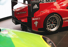 Vilniuje - &bdquo;911 Edition 50 Years Porsche Design&rdquo; ir Le Mano automobilis &bdquo;Porsche 919 Hybrid&ldquo;