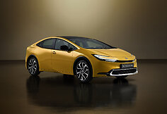 Penktos kartos &bdquo;Toyota Prius&ldquo; siūlomas ir kaip įkraunamas hibridas