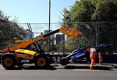 Alexo Albono avarija treniruotėje Australijos F1 GP