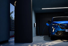&bdquo;Alpine&ldquo; patirtimi praturtinta &bdquo;Renault&ldquo; naujiena &ndash; i&scaron; tinklo įkraunamas hibridas &bdquo;Rafale E-Tech 4x4 300 HP&ldquo;