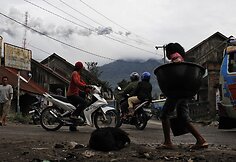 Indonezijoje išsiveržė Sinabungo ugnikalnis 2014 m. sausio 04 d.