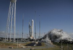 Raketa &bdquo;Antares&rdquo;, kelianti erdvėlaivį &bdquo;Cygnus&ldquo; su Lietuvos palydovais i&scaron; Volopo salos NASA skrydžių centro