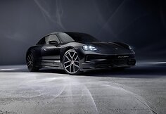 „Black Edition“: Porsche išleido „Taycan“ ir „Cayenne“