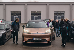 Pretendentus į Lietuvos metų automobilio tirulą i&scaron;bandė žinmi žmonės