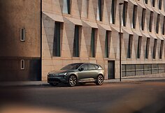 „Volvo Cars“ ir „Google“ pristato pirmąją pasaulyje dirbtinio intelekto „Gemini“ integraciją su automobilio vaizdo kameromis