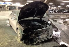 Kauno prekybos centre &bdquo;Akropolis&ldquo; užsidegė &bdquo;Audi A6&ldquo;