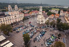 Daugiau nei 100 „Porsche“ Kauno Rotušės aikštėje ir Nemuno žiede