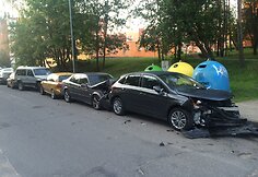 Sostinės Mokyklos gatvėje apdaužyti penki automobiliai