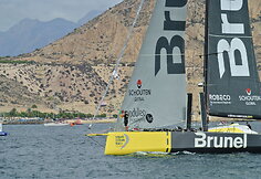 Rokas Milevičius ir &bdquo;Brunel&ldquo; komanda sėkmingai startavo regatoje aplink pasaulį &bdquo;Volvo Ocean Race&ldquo; 2014 m. spalio 11 d. 