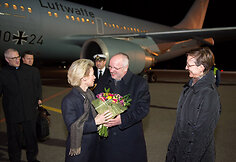 Į Lietuvą atskrido Vokietijos gynybos ministrė dr. Ursula von der Leyen  2015 m. balandžio 14 d. 