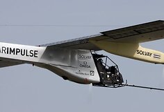 Saulės energija varomas lėktuvas