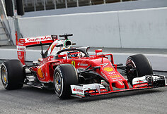 „Ferrari“ išbandė galvos apsaugos sistemos prototipą