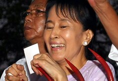 Aung San Suu Kyi paleista iš namų arešto