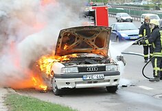 Vilniuje sudegė „Audi“